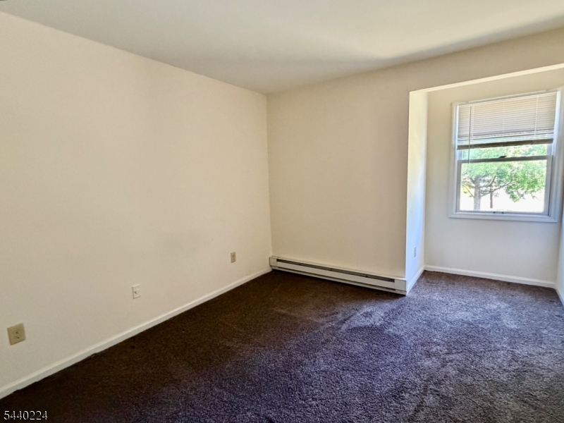 OAK RIDGE / MILTON - Residential Lease