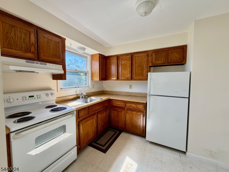 OAK RIDGE / MILTON - Residential Lease