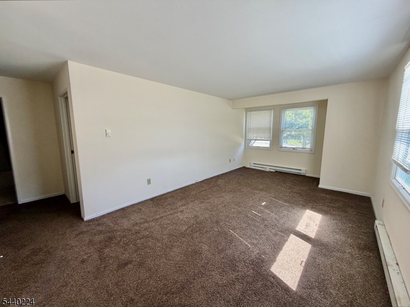 OAK RIDGE / MILTON - Residential Lease