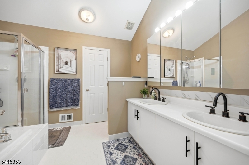 Hamilton Woods - Residential