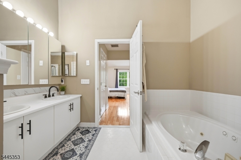 Hamilton Woods - Residential