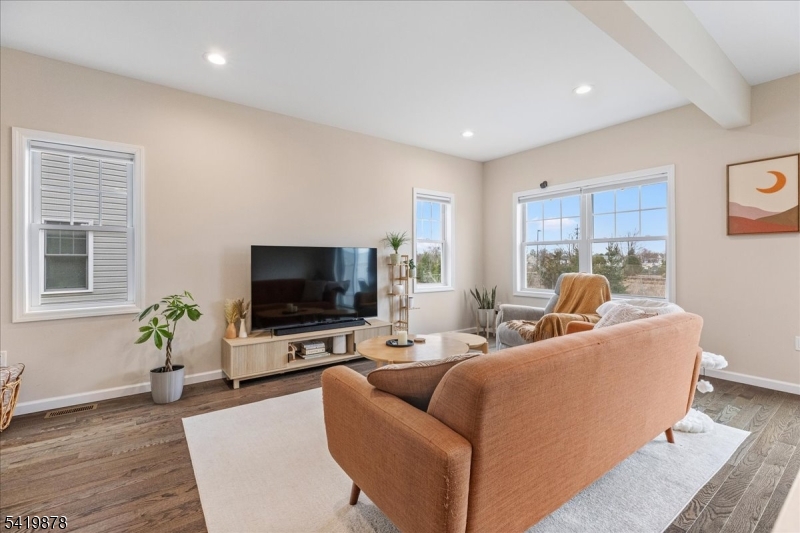 Valerie Villas - Residential