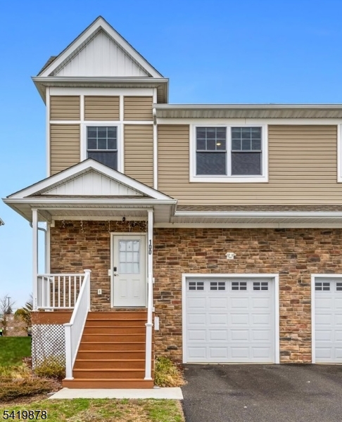 Valerie Villas - Residential