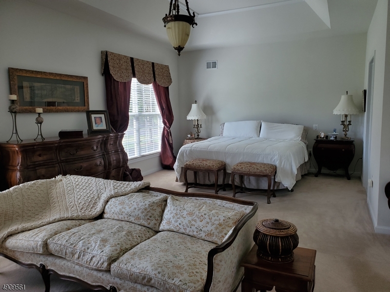 SOMERSET RUN - Residential