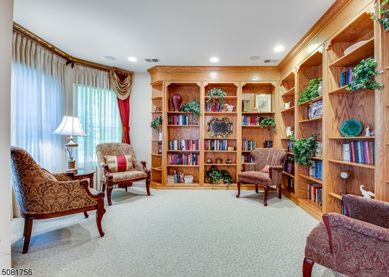 Hawk Pointe - Residential