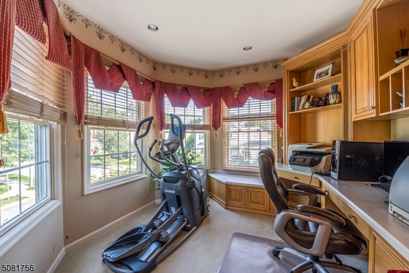 Hawk Pointe - Residential