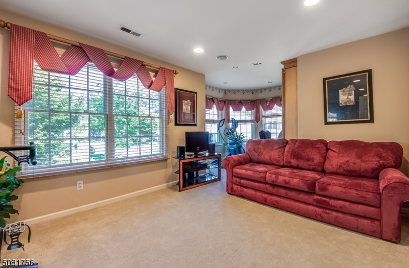 Hawk Pointe - Residential