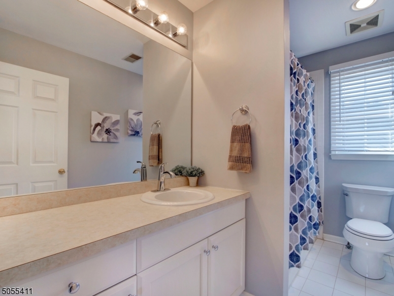 POETS PEAK - Residential