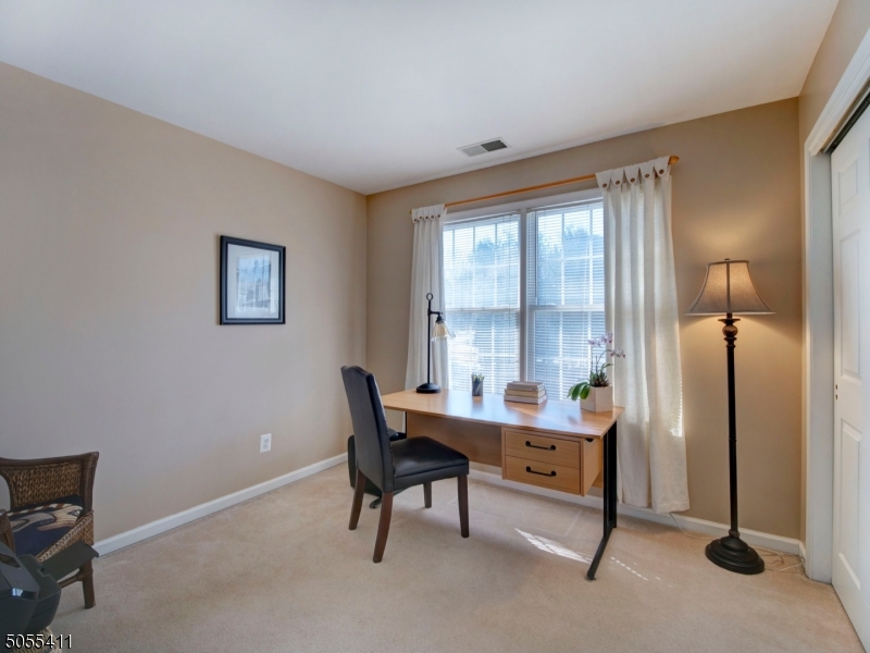 POETS PEAK - Residential