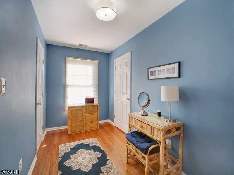 POETS PEAK - Residential