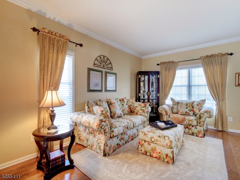 POETS PEAK - Residential