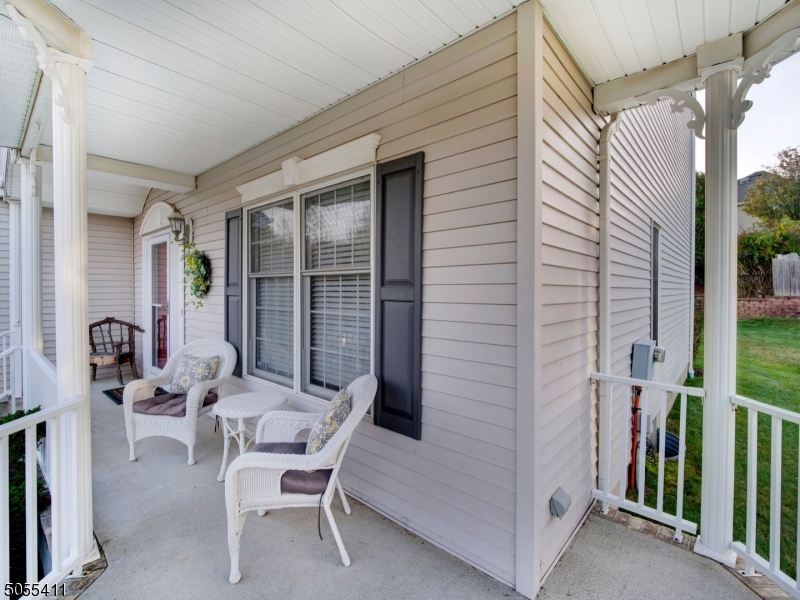 POETS PEAK - Residential