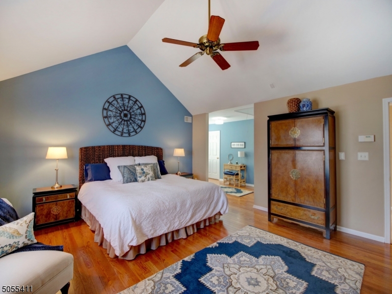 POETS PEAK - Residential