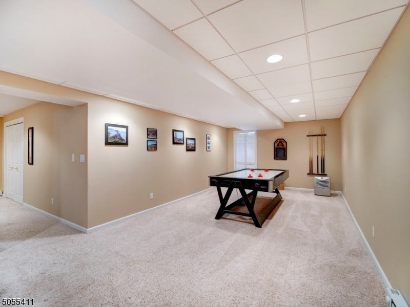 POETS PEAK - Residential