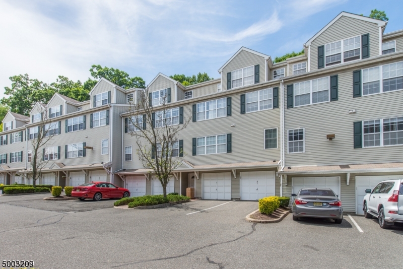 Morristown Court - Residential
