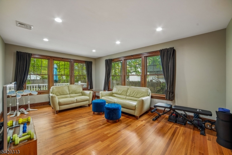 COLLINS - Residential