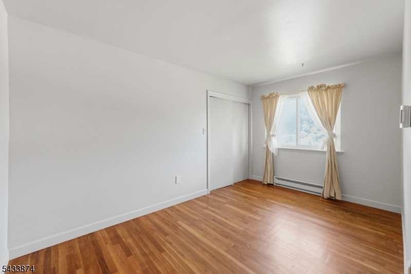 Montague - Residential