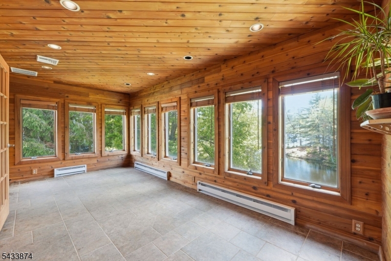 Montague - Residential