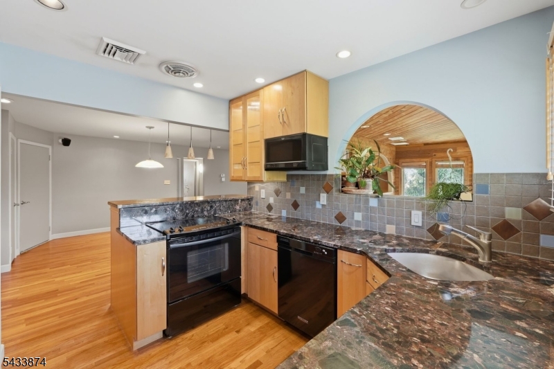 Montague - Residential