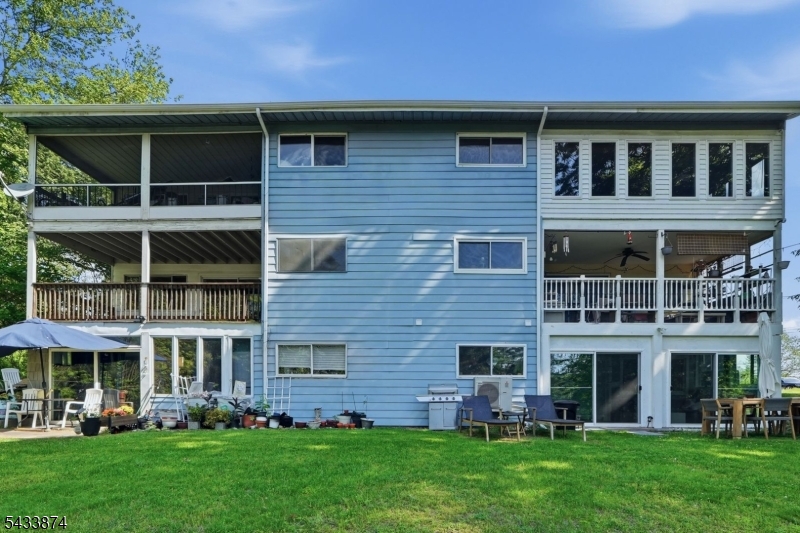 Montague - Residential
