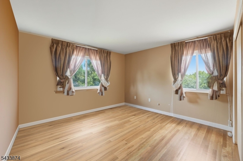 Montague - Residential