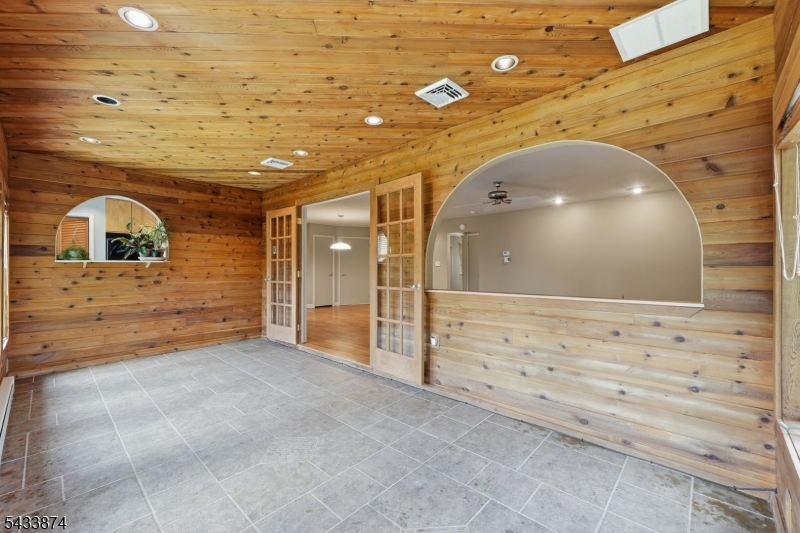 Montague - Residential