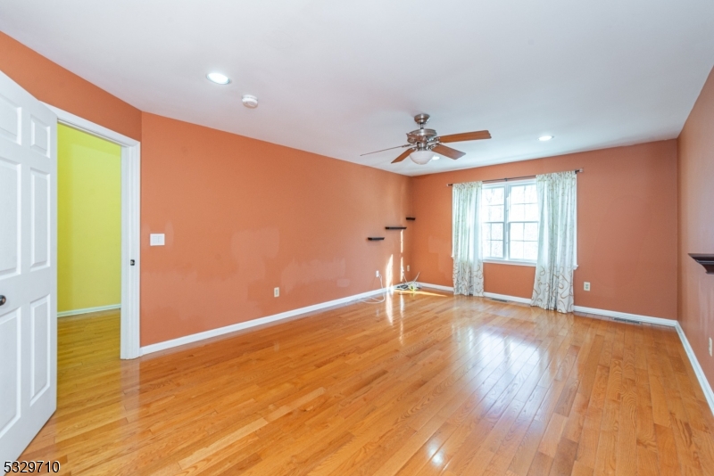 Mazda Brook Commons - Residential