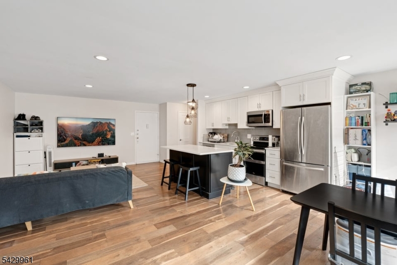 Jefferson Towers - Residential