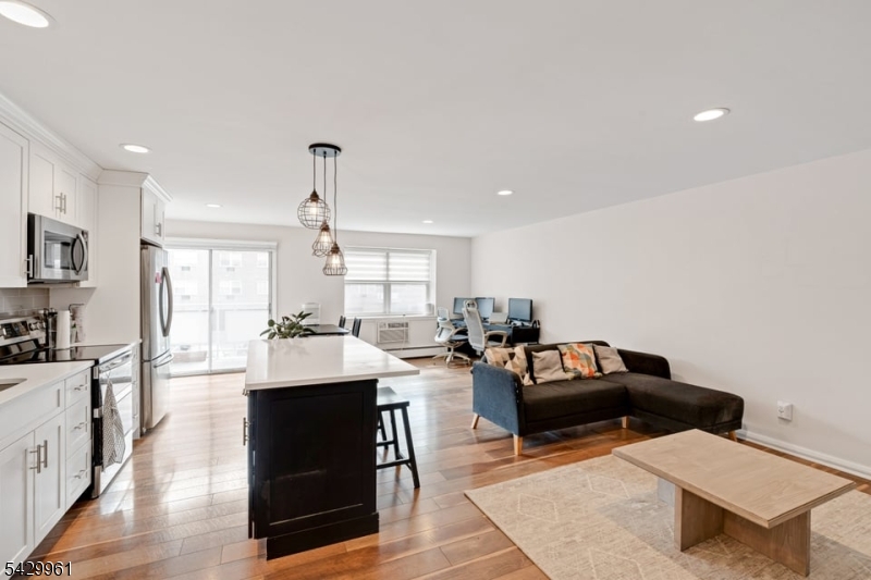 Jefferson Towers - Residential