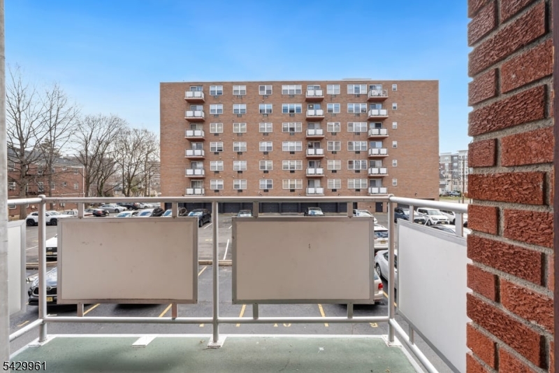 Jefferson Towers - Residential