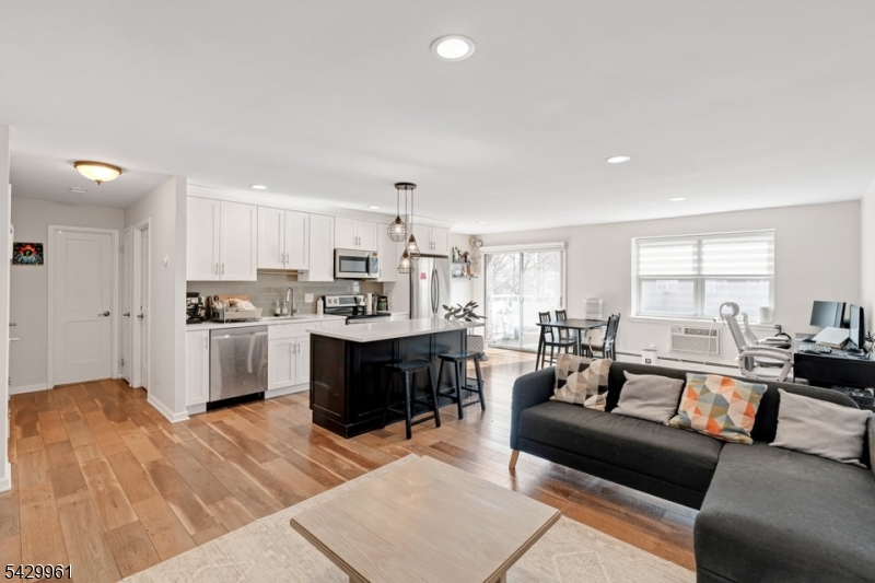 Jefferson Towers - Residential