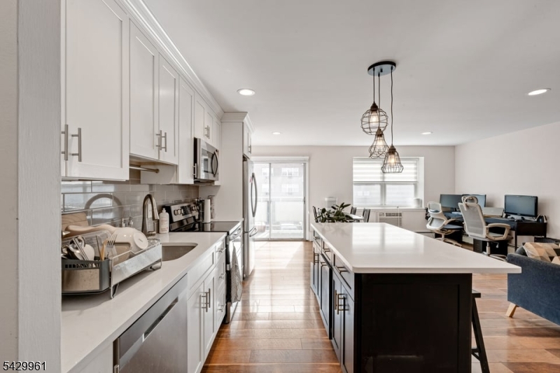 Jefferson Towers - Residential