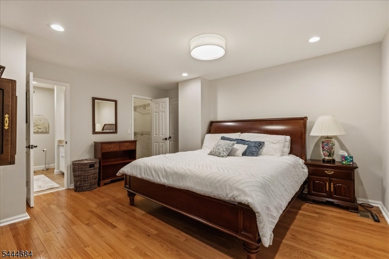 Countryside Manor - Residential