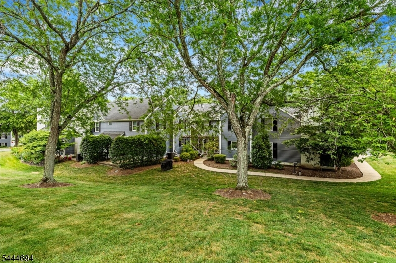 Countryside Manor - Residential