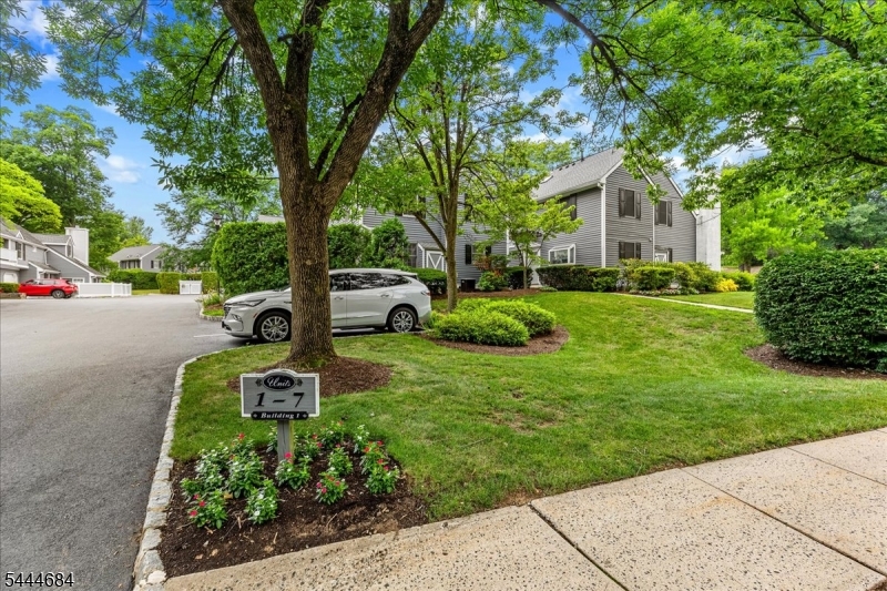 Countryside Manor - Residential