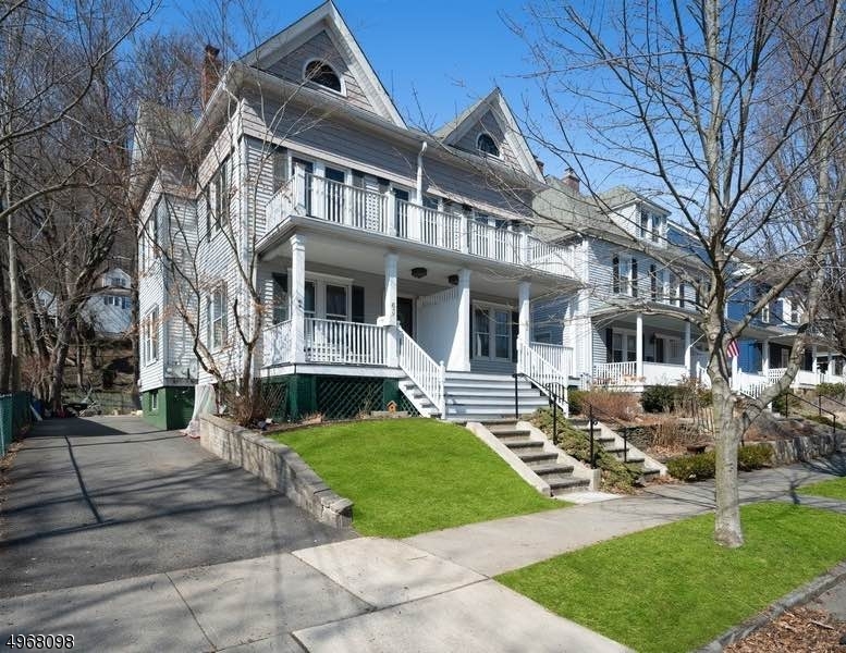 Charming Colonial on a cul-de-sac in the Historic District of Morristown. 3 bedroom, 1.1 bath Duplex with high ceilings, plenty of natural light, original wide plank pine flooring throughout. Updated kitchen with door leading to back yard. Full walk up attic has great potential for more space. Full basement, open summertime front porch. Walk to center of town with shopping, entertainment, restaurants and more!