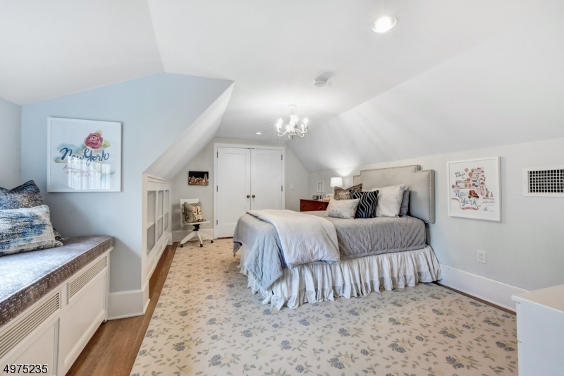 Oak Ridge - Residential