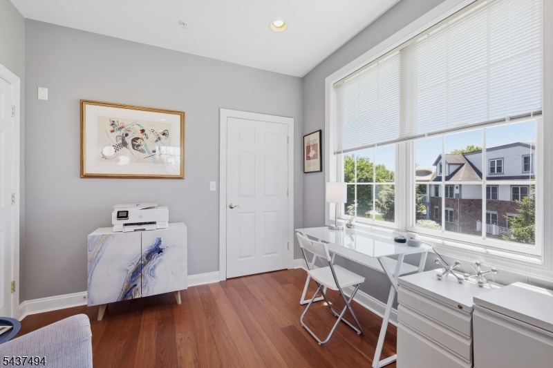 Four Seasons - Residential