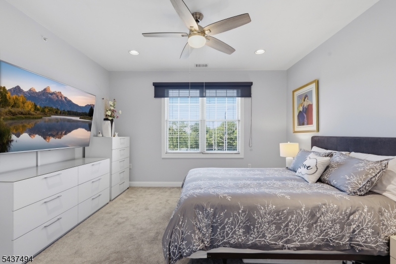 Four Seasons - Residential