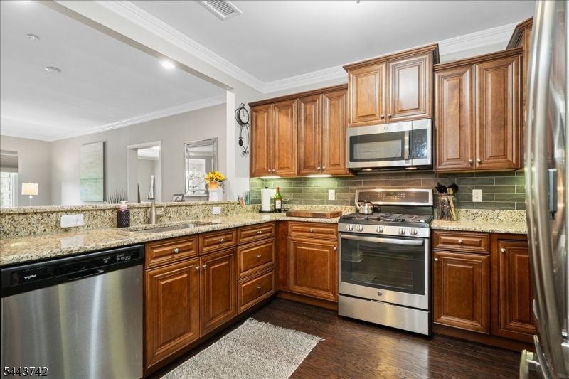 Fox Ridge at Greenbriar - Residential