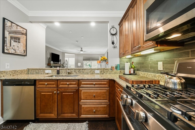 Fox Ridge at Greenbriar - Residential