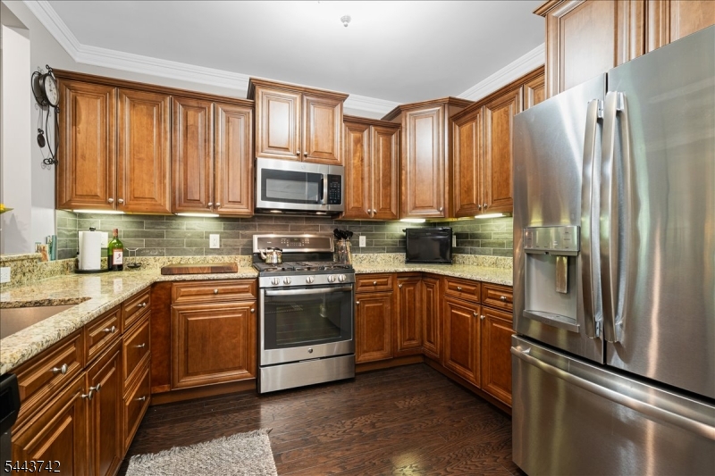 Fox Ridge at Greenbriar - Residential
