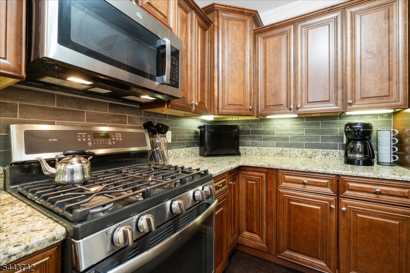 Fox Ridge at Greenbriar - Residential