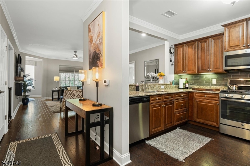 Fox Ridge at Greenbriar - Residential