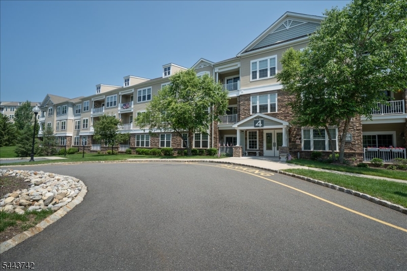 Fox Ridge at Greenbriar - Residential