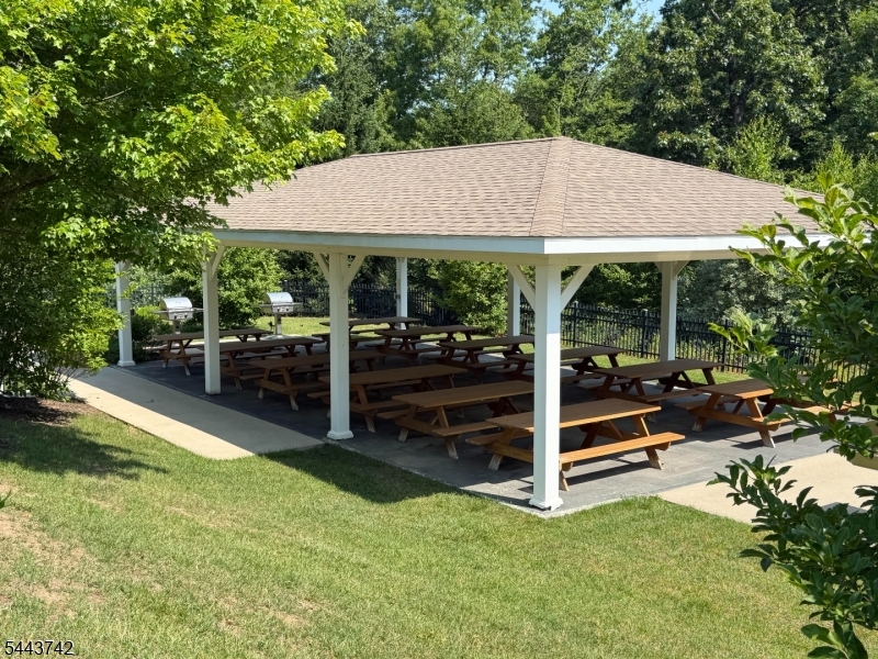 Fox Ridge at Greenbriar - Residential