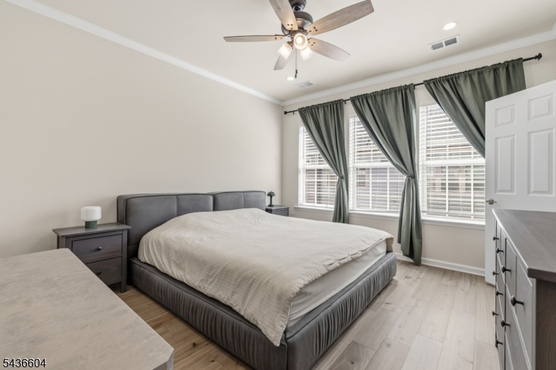 Livingston Square - Residential