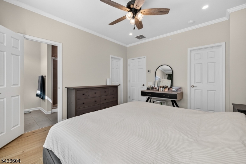 Livingston Square - Residential