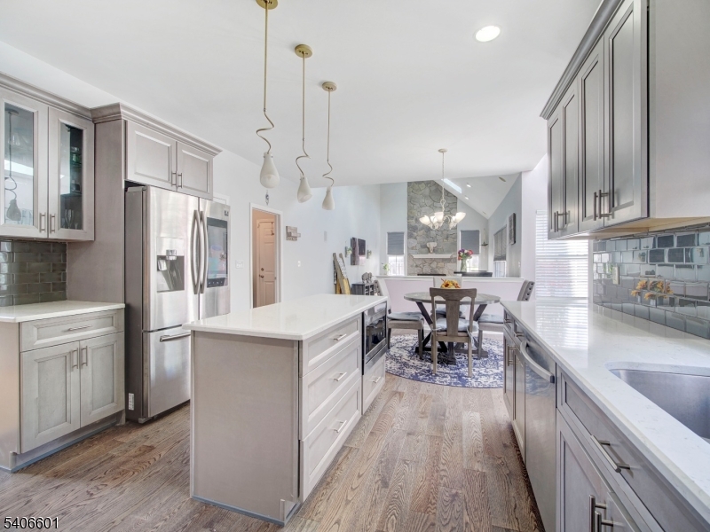 POETS PEAK - Residential