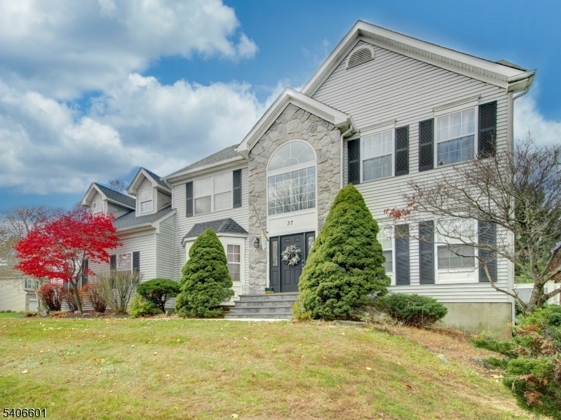 POETS PEAK - Residential